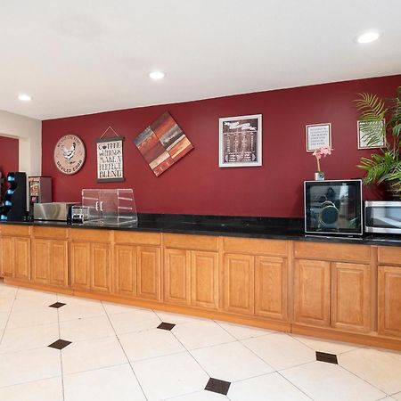 Отель Oyo Townhouse Houston Airport North Экстерьер фото