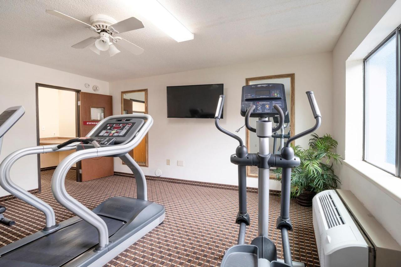 Отель Oyo Townhouse Houston Airport North Экстерьер фото